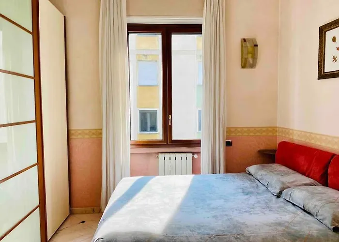 アパート Artistic 2-bedroom