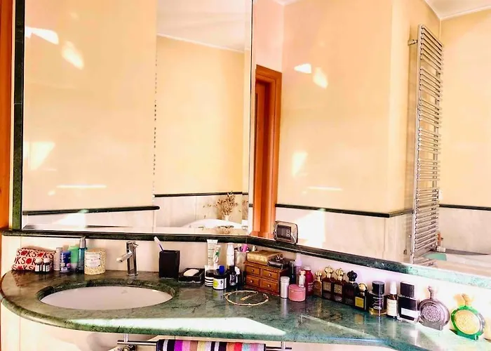 アパート Artistic 2-bedroom ミラノ