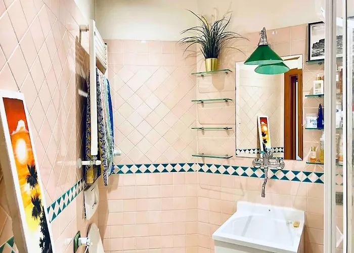 Artistic 2-bedroom アパート