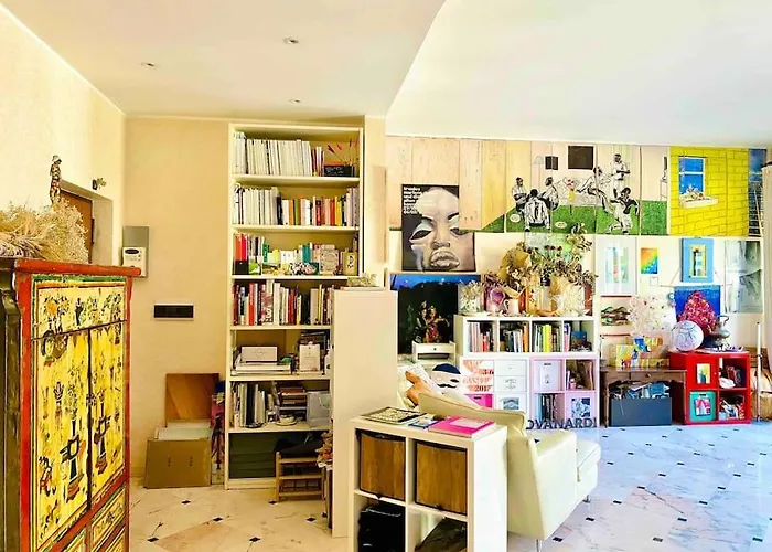 Artistic 2-bedroom Appartamento *