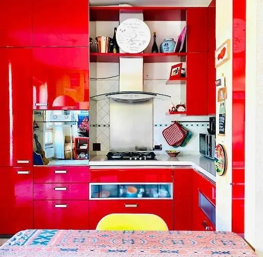 Artistic 2-bedroom *