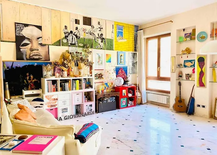 Artistic 2-bedroom アパート