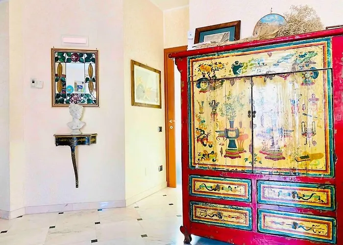 Artistic 2-bedroom
