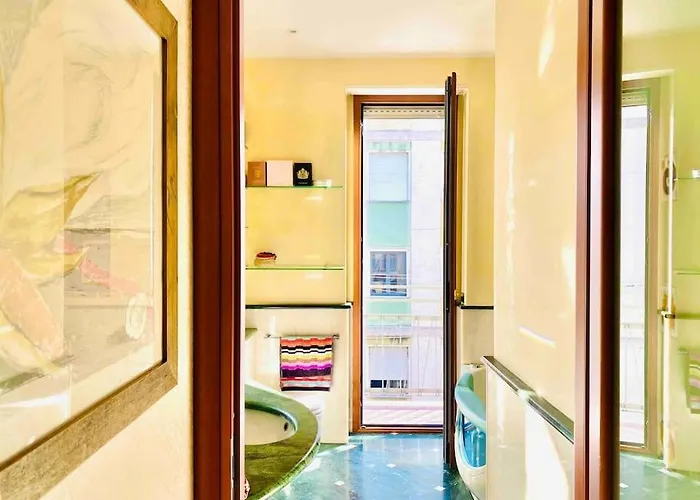 Artistic 2-bedroom アパート