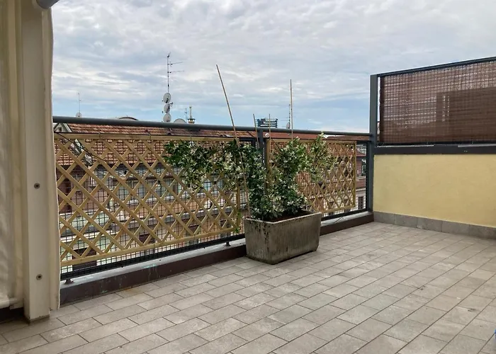 Monolocale Con Ampio Terrazzo Апартаменты Милан