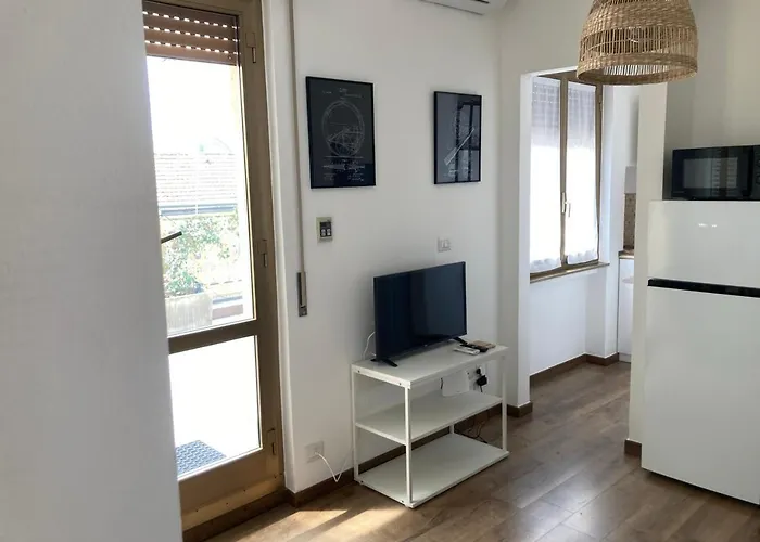 Monolocale Con Ampio Terrazzo * Milano