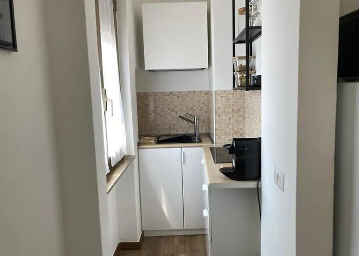Monolocale Con Ampio Terrazzo Милан