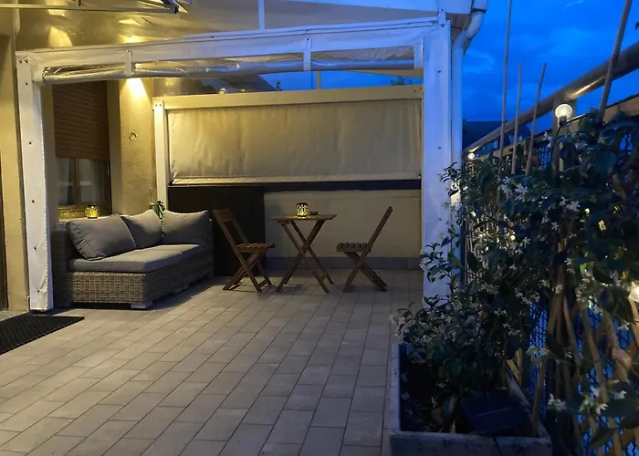 Monolocale Con Ampio Terrazzo