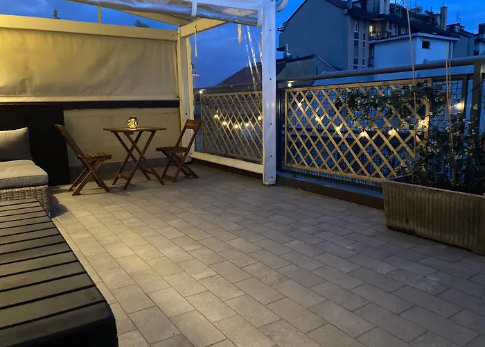 Monolocale Con Ampio Terrazzo * Милан