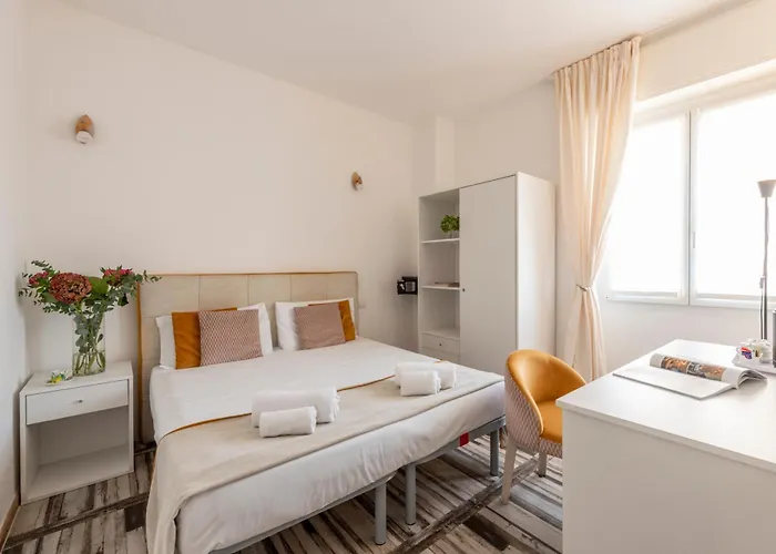 Flowers בית הארחה מילאנו