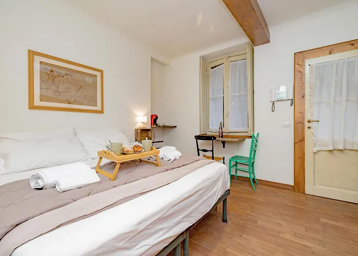 Luxury Naviglio House - 10 Min Cathedral Διαμέρισμα *