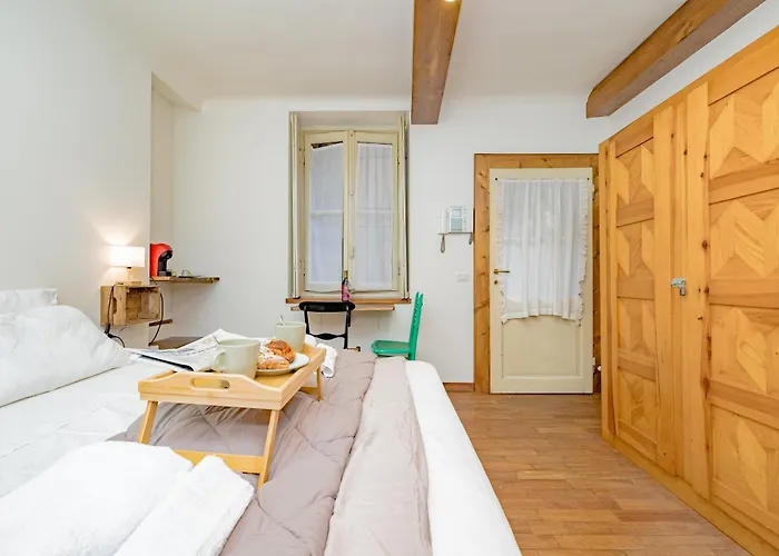 Luxury Naviglio House - 10 Min Cathedral Διαμέρισμα *