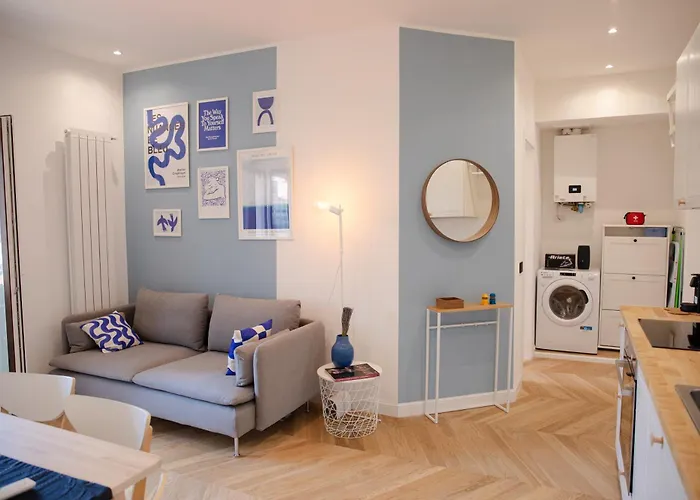 Bright 2-room For Friends And Relatives Apartament