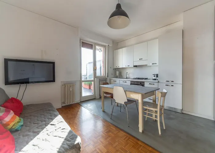 Attico 8vo Piano - Citta Studi - 8 Posti Letto *