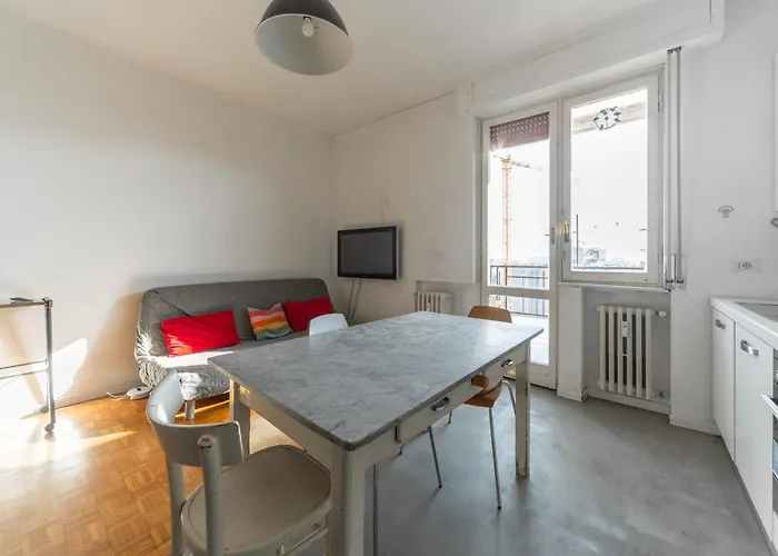 Attico 8vo Piano - Citta Studi - 8 Posti Letto