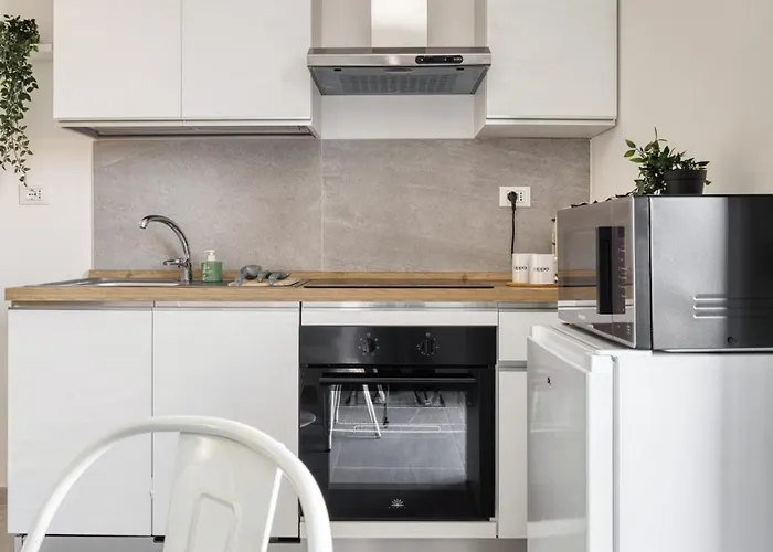 Stylish Flat Porta Venezia Fast Wifi Ac Metro-5 Min From Duomo *