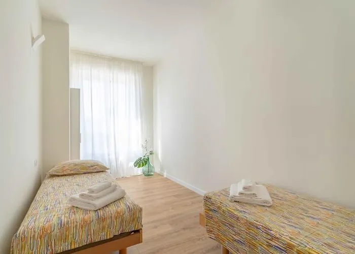 Vibrant Navigli Block With Aircondition Porta Genova M2 * Milán