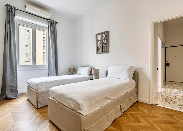 Luxury 4 Bedrooms In The Center Of *