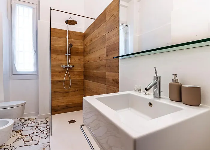 דירה Luxury 4 Bedrooms In The Center Of