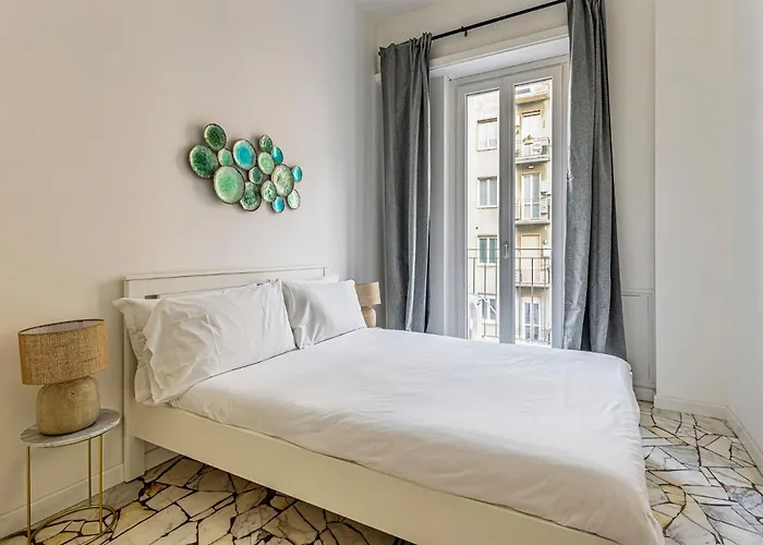 Luxury 4 Bedrooms In The Center Of דירה *