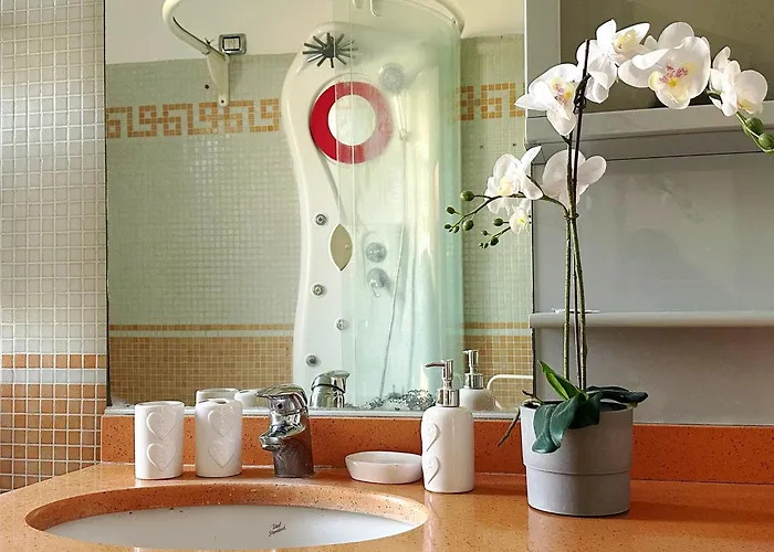 Апартаменты Red House - Beautiful - Metro M1 *