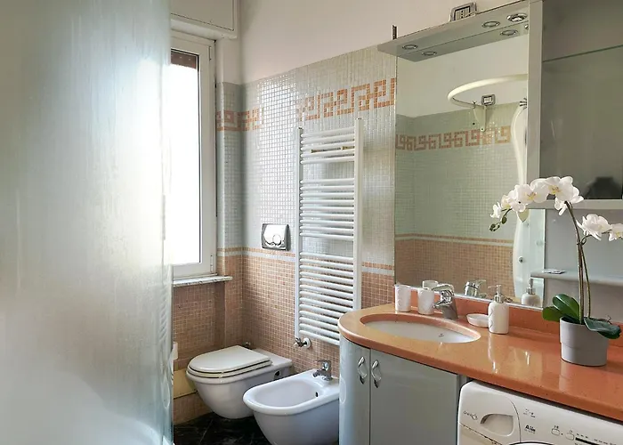 Апартаменты Red House - Beautiful - Metro M1 *