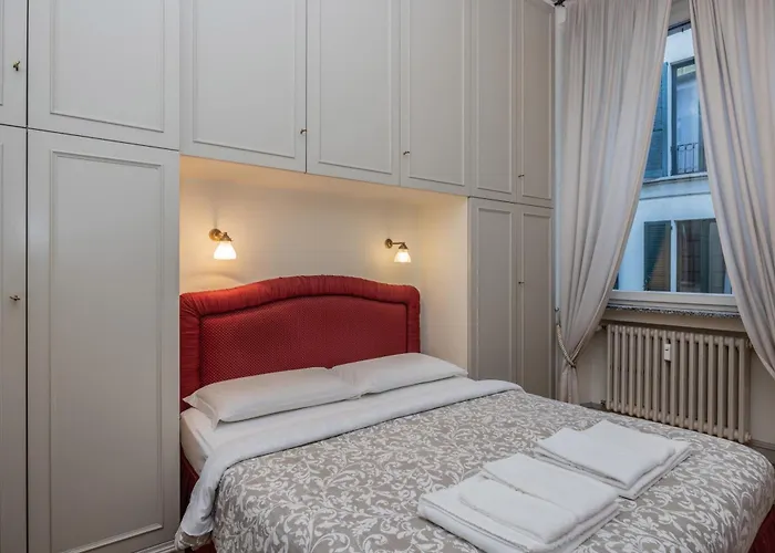 Brera Vicolo Fiori *