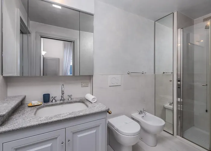 Brera Vicolo Fiori Milán