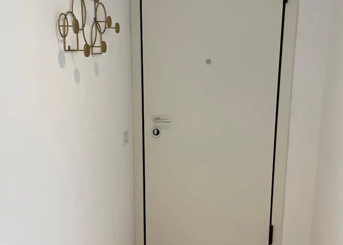 Trilocale Con Vista E Due Bagni Metro Blu Piazza Frattini Milano