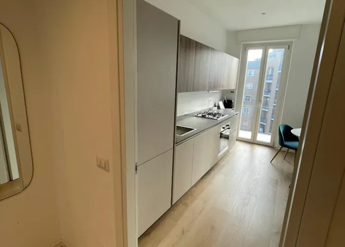 Trilocale Con Vista E Due Bagni Metro Blu Piazza Frattini Appartamento Milano