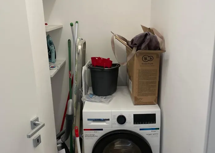 Trilocale Con Vista E Due Bagni Metro Blu Piazza Frattini * Milano