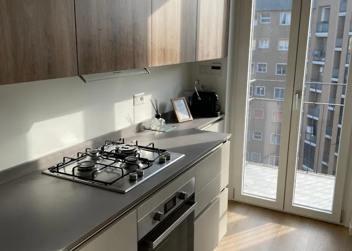 Appartamento Trilocale Con Vista E Due Bagni Metro Blu Piazza Frattini *