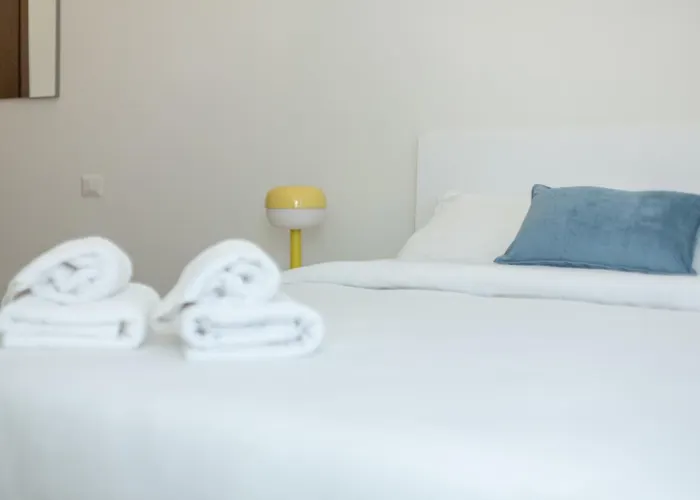 Apartman Charming 2-bedroom In Milanese Building *