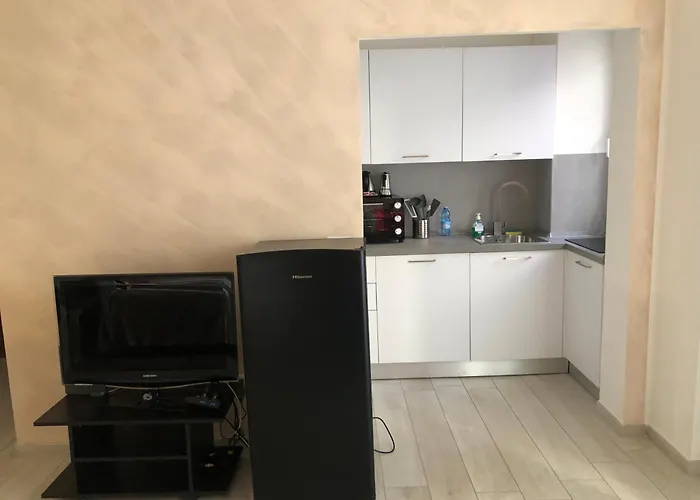 Lovely 2 With Small Garden Appartement Milaan