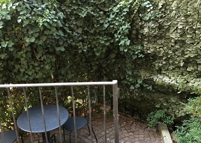 Appartement Lovely 2 With Small Garden