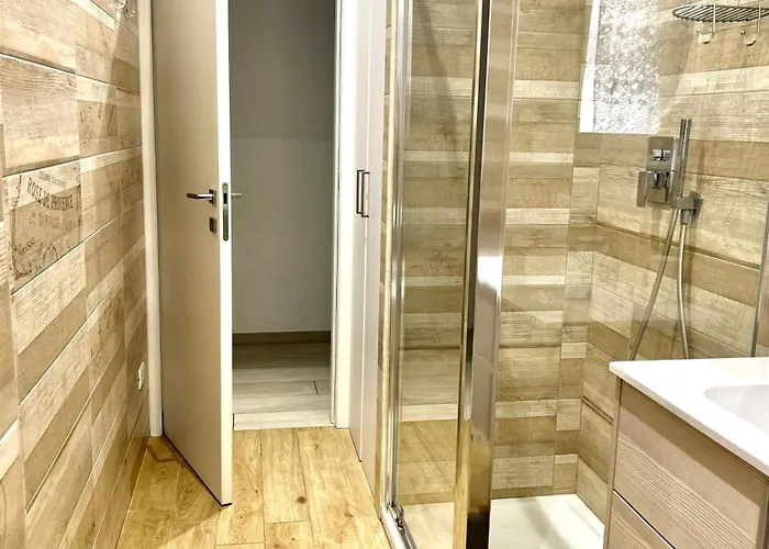 Lovely 2 With Small Garden *