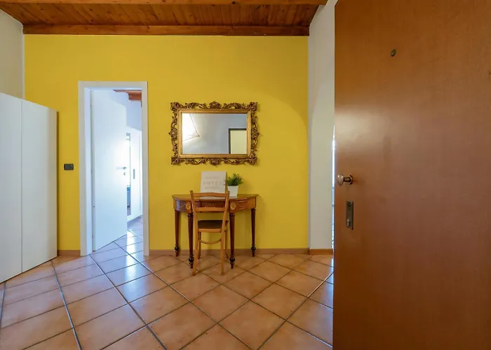 Silent Flat Between Duomo And Navigli