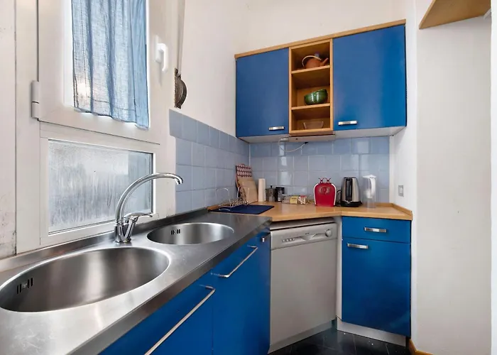 Comfy And Quiet, Great Location *