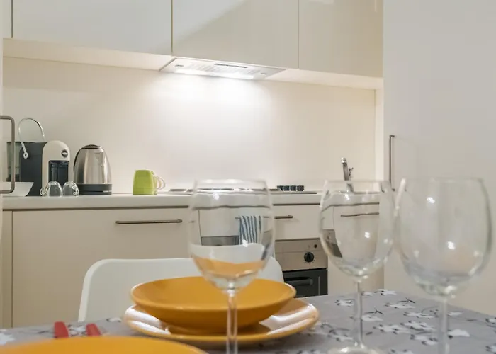 Ap4 Nel Cuore Di Mediolan