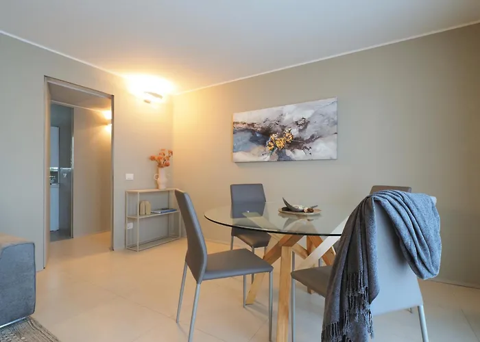 Elegante, Spazioso E Silenzioso Nel Cuore Di Apartmán *