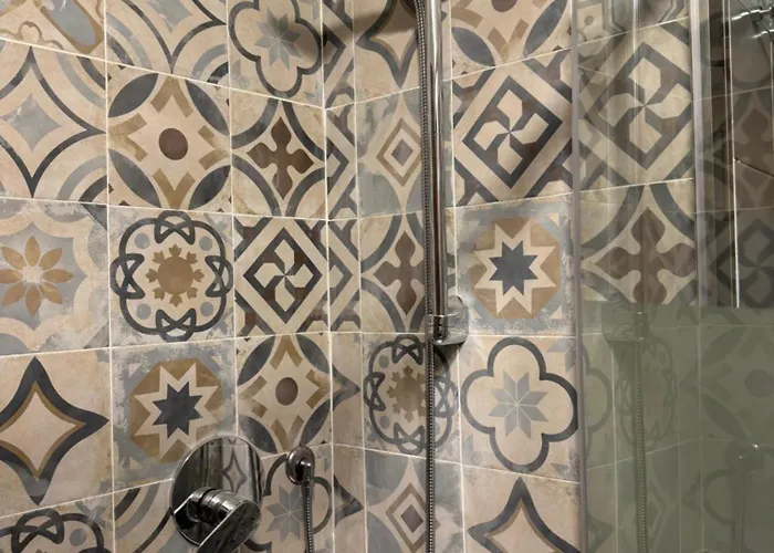 Navigli Metro4-tram2-naviglio Grande *