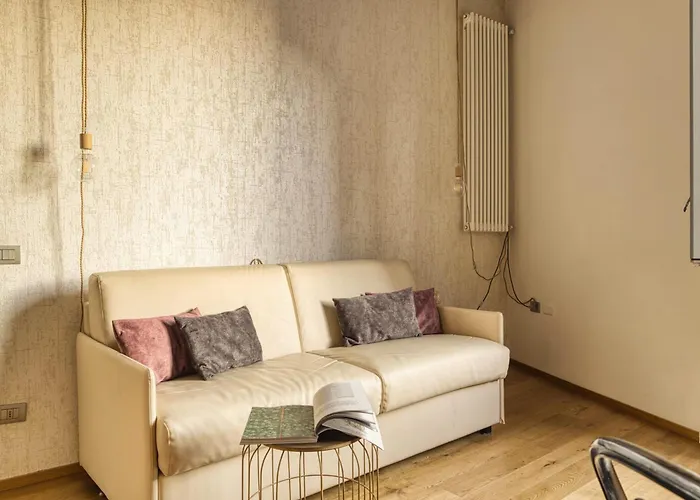 Just Urban - Bright Penthouse - Heart Of 10 Min To Duomo Apartmán Milán