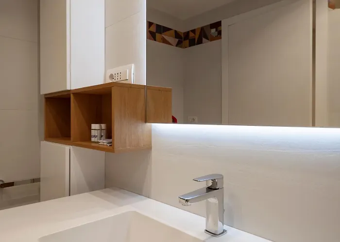 Apartamento Elegante E Luminoso Con Box Auto A Pochi Passi Da Metropolitana M4 *