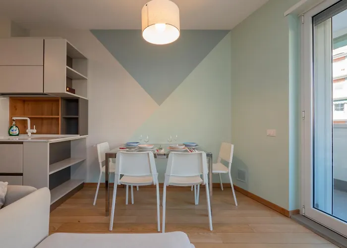 Elegante E Luminoso Con Box Auto A Pochi Passi Da Metropolitana M4 *