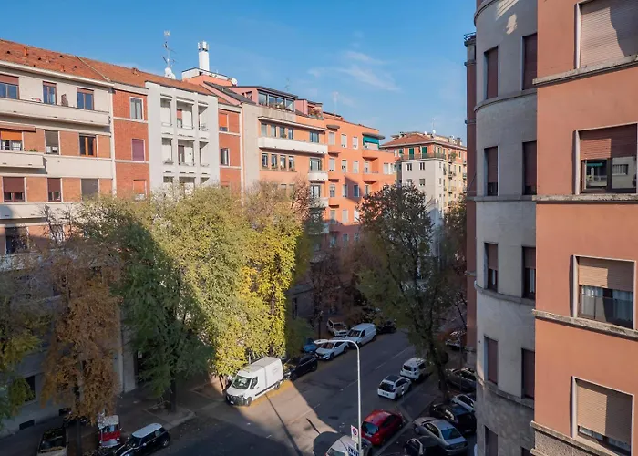 Elegante E Luminoso Con Box Auto A Pochi Passi Da Metropolitana M4 Apartamento