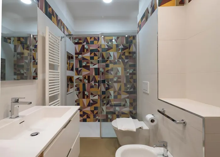 Elegante E Luminoso Con Box Auto A Pochi Passi Da Metropolitana M4 * Milão