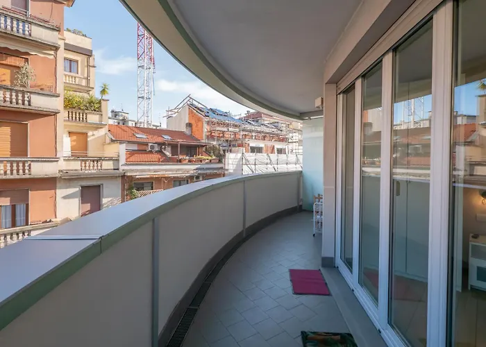 Apartamento Elegante E Luminoso Con Box Auto A Pochi Passi Da Metropolitana M4