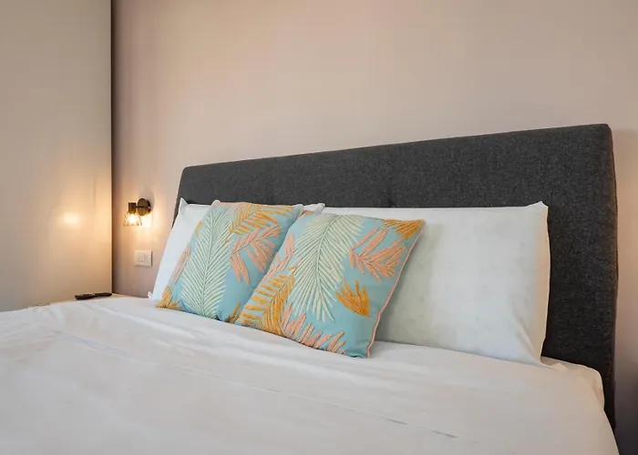 Apartamento Elegante E Luminoso Con Box Auto A Pochi Passi Da Metropolitana M4 Milão