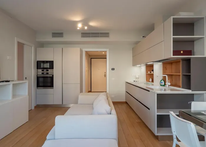 Elegante E Luminoso Con Box Auto A Pochi Passi Da Metropolitana M4 Milão