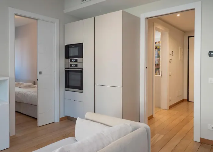 Apartamento Elegante E Luminoso Con Box Auto A Pochi Passi Da Metropolitana M4 Milão